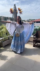 Conjunto C54 – Azul claro e branco – vista frontal