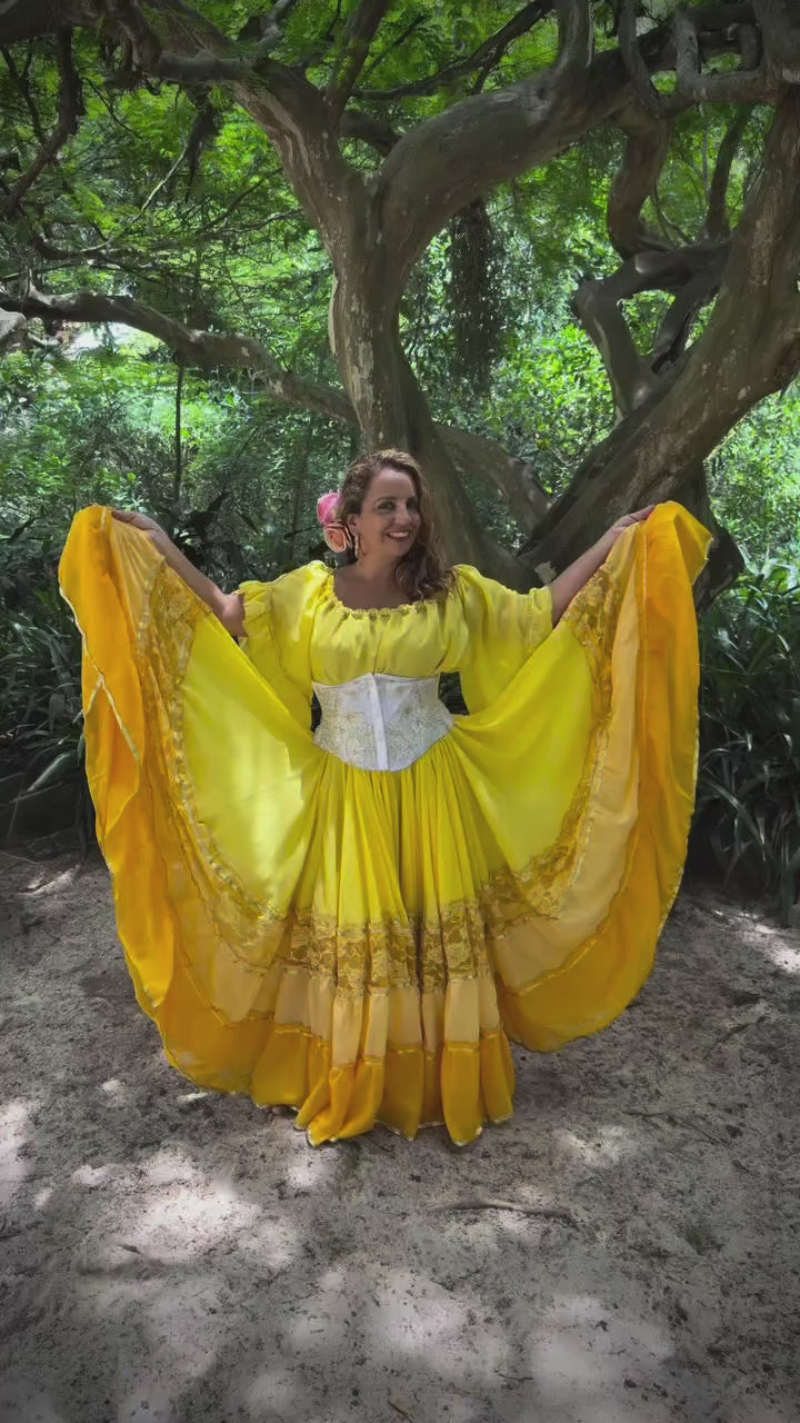 Vídeo do Conjunto C12 – Saia rodada amarela, creme e branca
