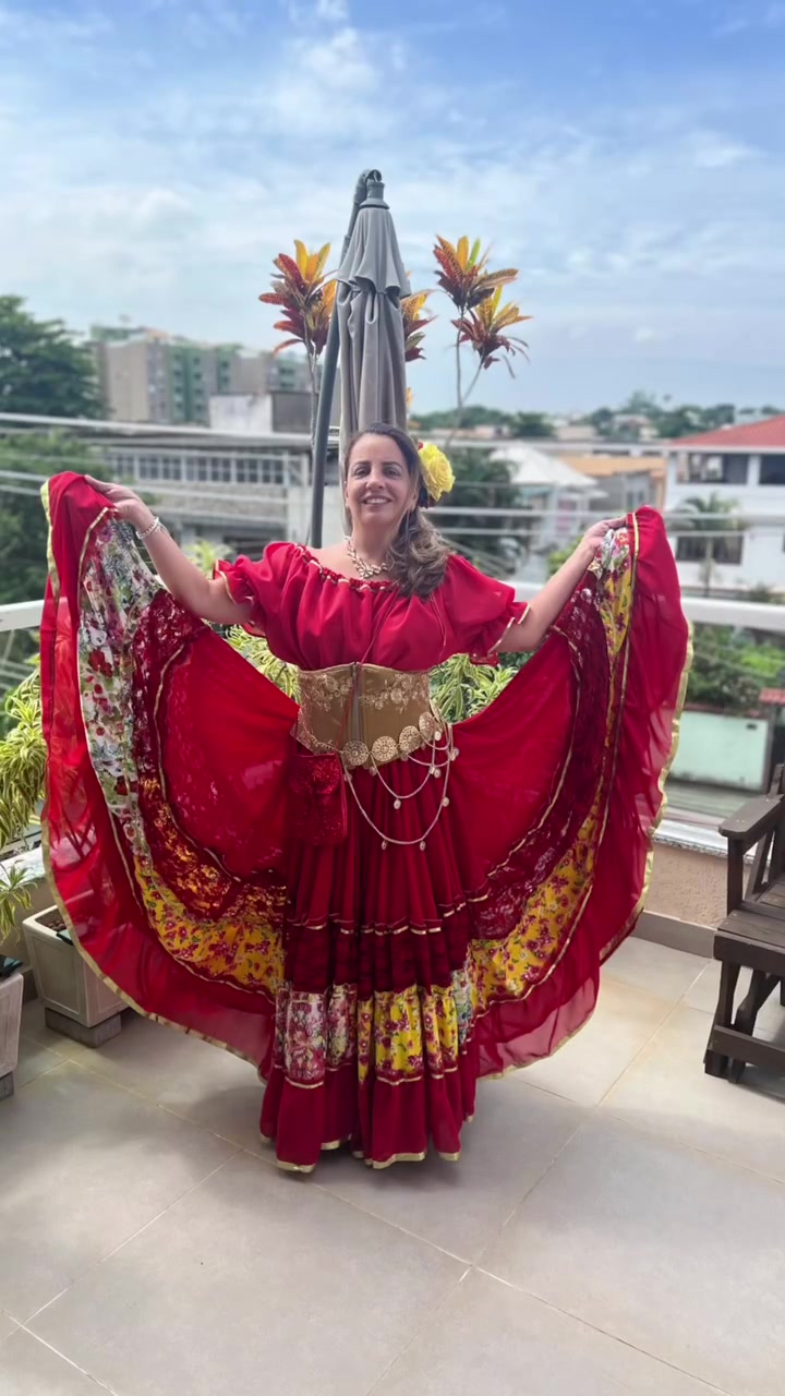 Conjunto C53 – Vinho, amarelo e vermelho – vista frontal