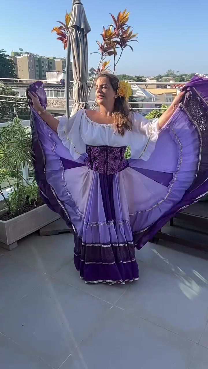 Conjunto C133 – Roxo, lilás e branco