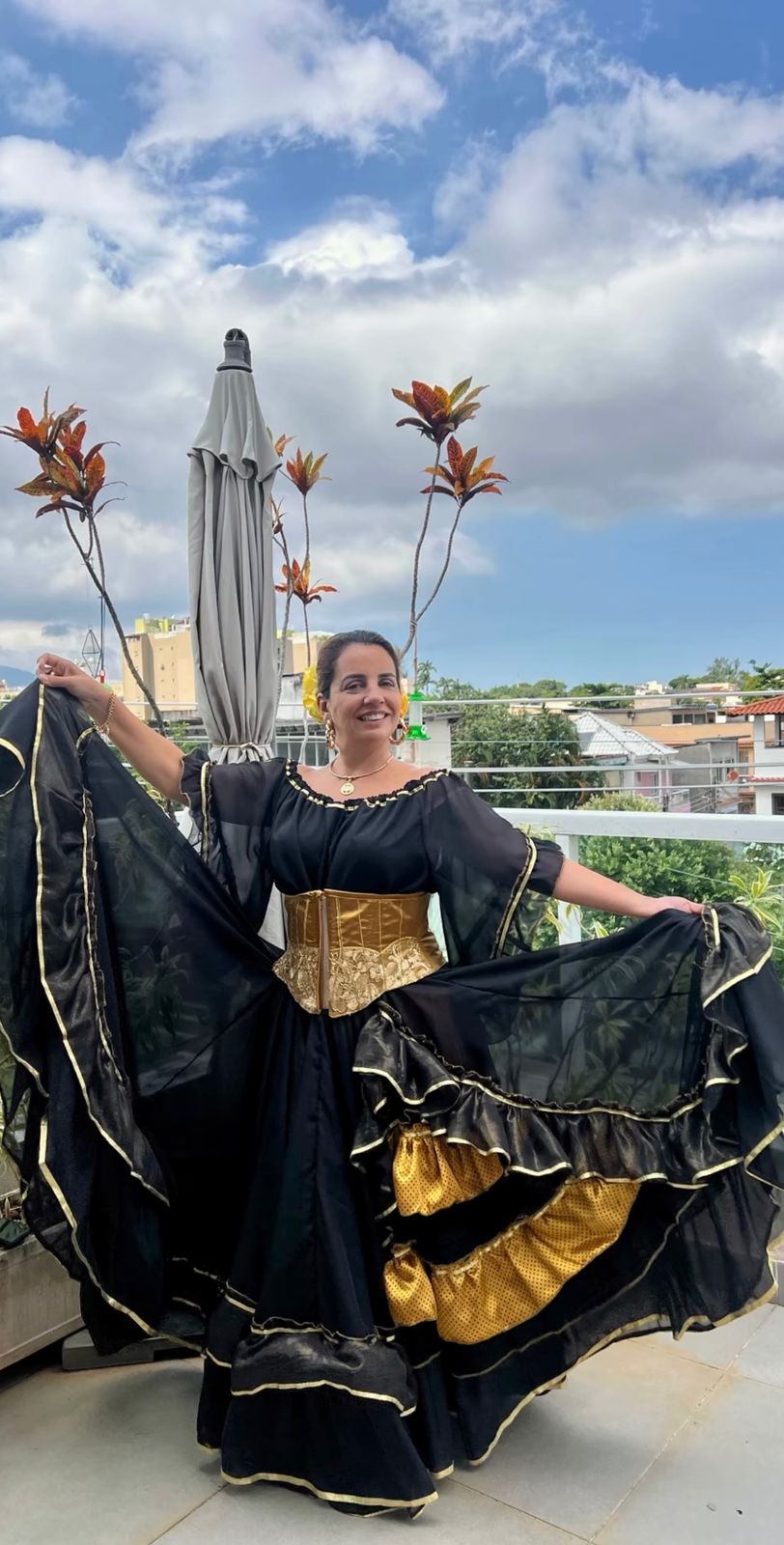 Conjunto C205 – Preto e dourado